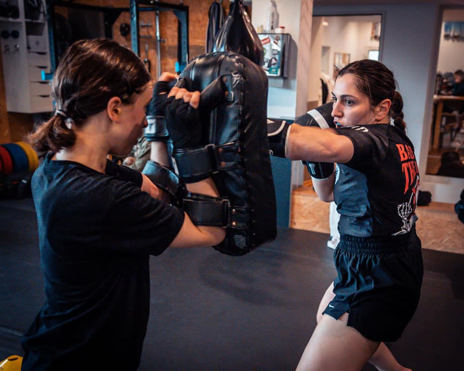Kickboxen und Pratzentraining im Frauenkurs Münster